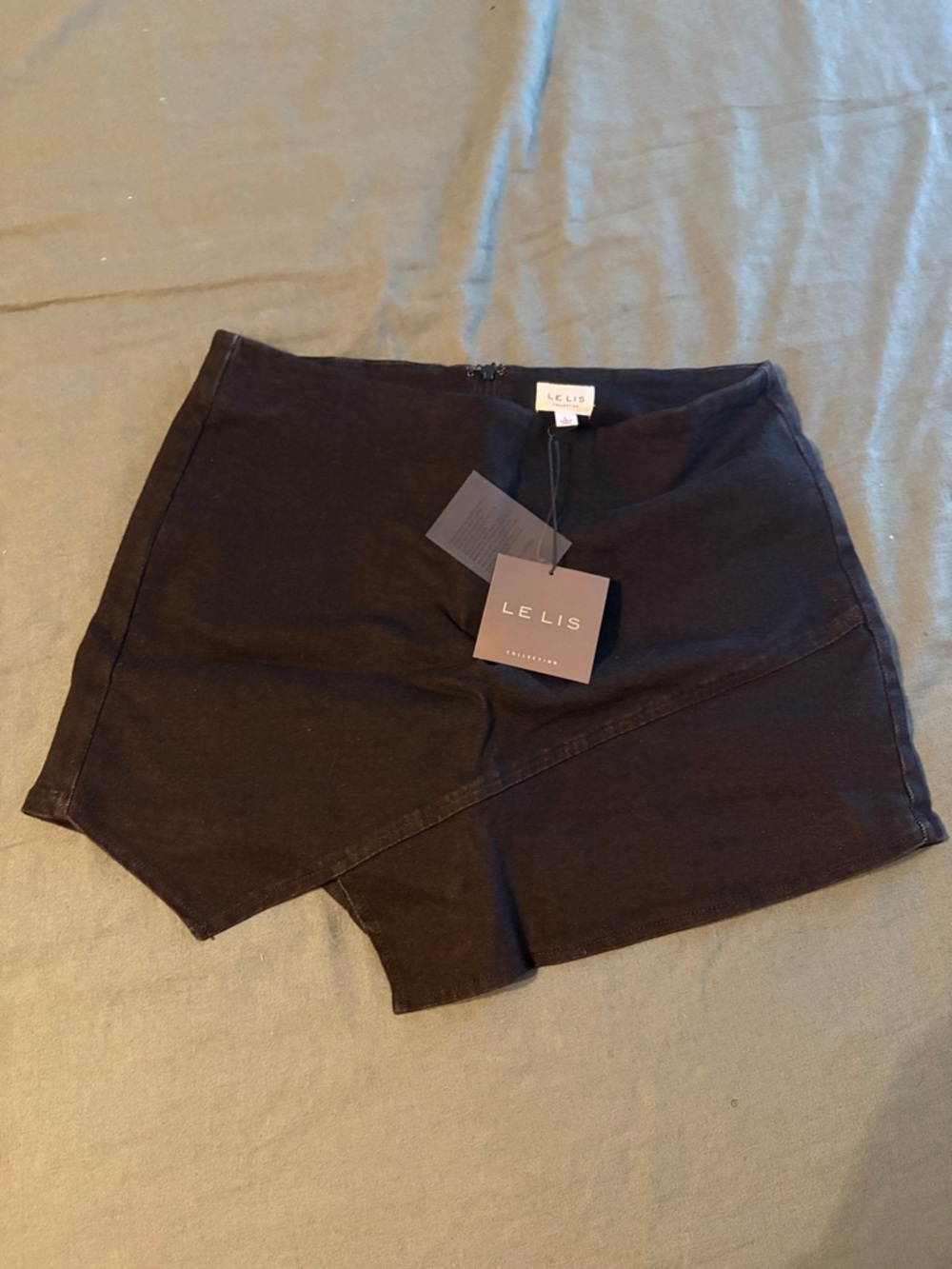 Le Lis Black Asymmetrical Overlay Skort